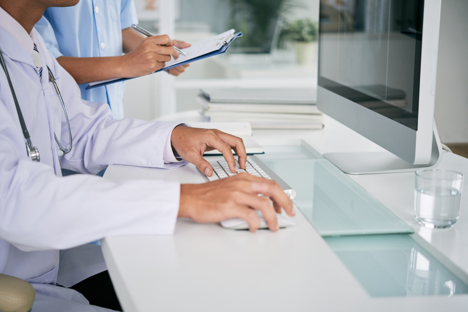 Healthcare staff using SSO and MFA for secure identity and access management